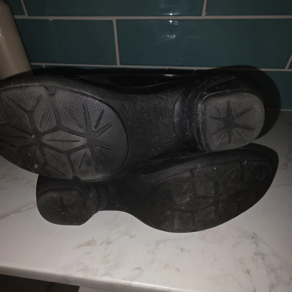 MERRELL'S Women's Black Leather Boots - Picture 11 of 11